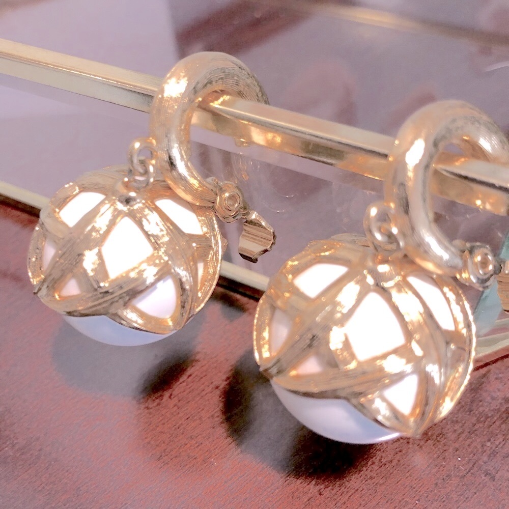 VTG White & Gold Ball Drop Earrings